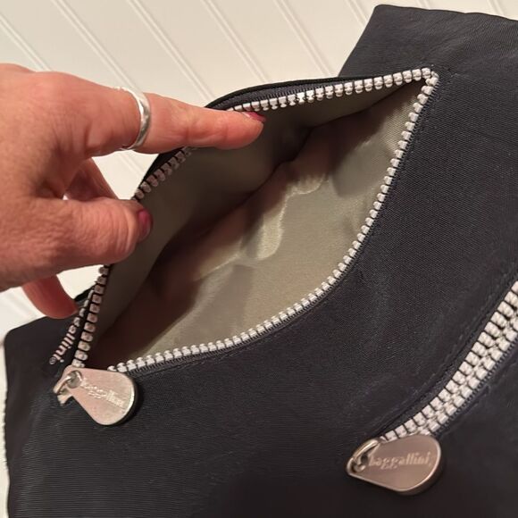 Baggallini Triple Zip “Hipster” Black Crossbody/Swing Bag - Excellent Condition - Picture 12 of 12